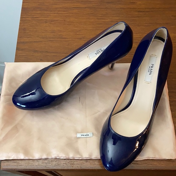 Prada 4” blue patent leather pump - Picture 6 of 6